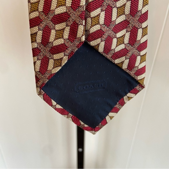 Coach 100% Italian Silk Handmade Italy Red Geometric Tie Men 56” Long 3.75” Wide - Picture 4 of 7